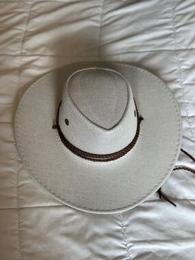 Men's Tan Straw Outback Hat with Brown Rope Band